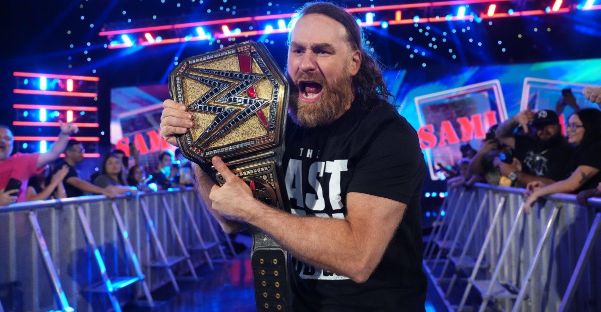 Sami Zayn arremete contra directivos por inclinarse ante Roman Reigns