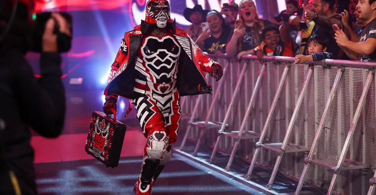 Penta and Je'Von Evans Challenge for World Tag Team Titles at Crown Jewel