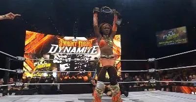 Queen Aminata conquista el Campeonato TBS de AEW